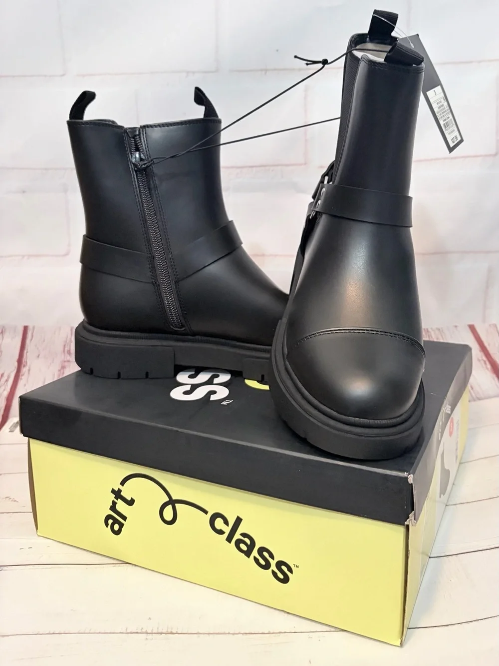 Art Class Crosby Boots Harness Moto Lug Sole  Size 3 NIB